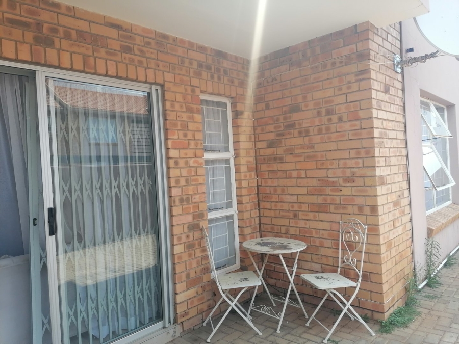 2 Bedroom Property for Sale in Pellissier Free State